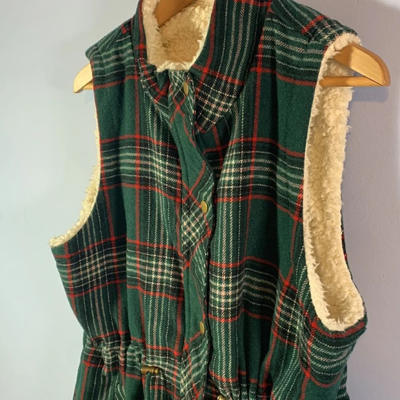 Maurice’s wool blend sherpa lined green tartan plaid fuzzy soft warm vest cinch - Picture 4 of 12